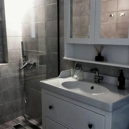 Willa Athena Ermioni