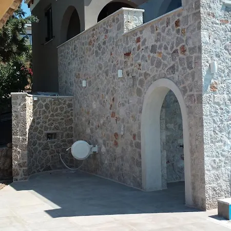 Willa Athena Ermioni